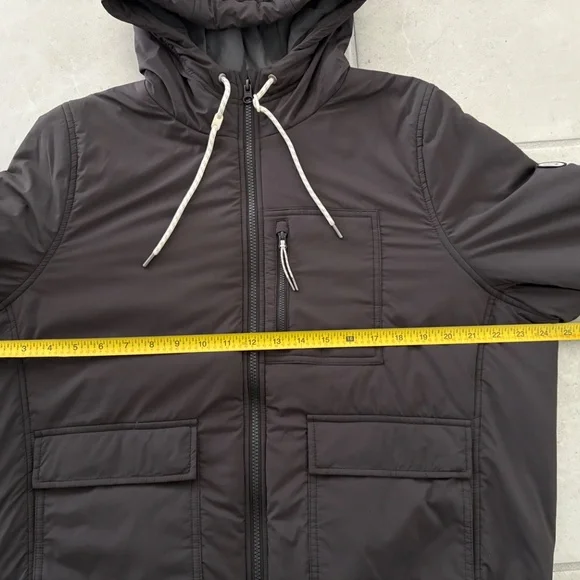 Vuori Tahoe Insulated Jacket in Black X-Large